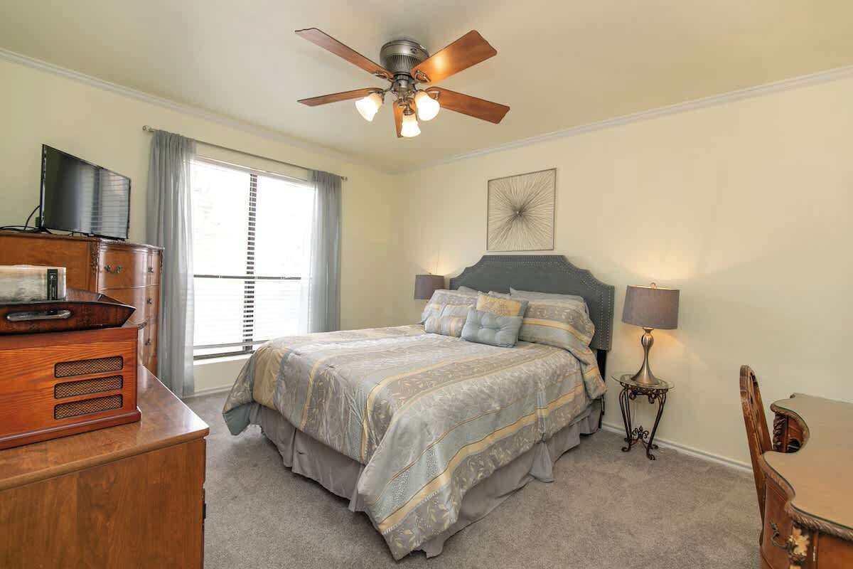 Apartamento, varias camas, patio (1100 The Cape #701) | 2 dormitorios, decoración individual, mobiliario individual