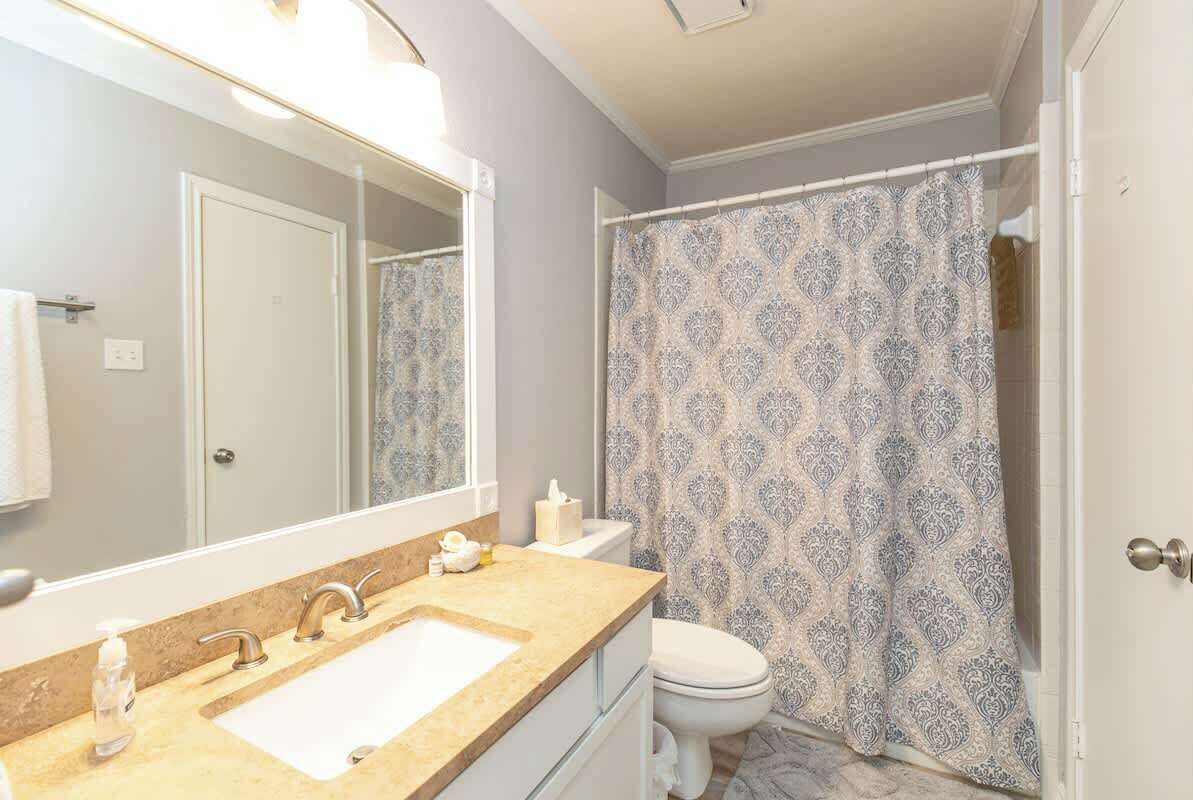 Huoneisto, useita sänkyjä, patio (1100 The Cape #701) | Kylpyhuone | Pyyhkeet