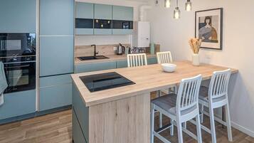 Fridge, microwave, oven, dishwasher