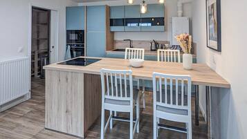 Fridge, microwave, oven, dishwasher