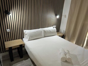 1 bedroom, iron/ironing board, travel cot, free WiFi - Downtown Cozy & Sunny Apartment Gran Vía | A055 (Madrid)