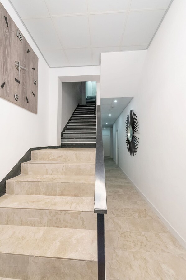 Interior - Downtown Cozy & Sunny Apartment Gran Vía | A055 (Madrid)