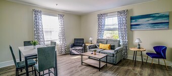 Renovated One Bedroom in Falmouth Downtown close to the beach