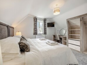 4 bedrooms, free WiFi, bed sheets