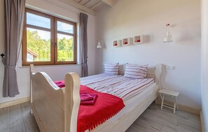 2 bedrooms, free WiFi - Nice home in Krzeszna with WiFi (Krzeszna)