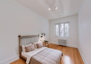 4 bedrooms, desk, travel crib, free WiFi