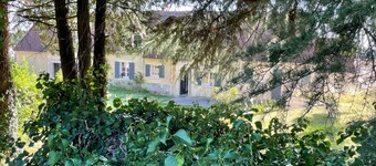 Perche house surrounded by greenery at the edge of the wood, rémalard, golden triangle