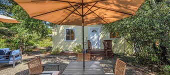 Grapevine Cottage by Avantstay Hobby Vineyard + Firepit