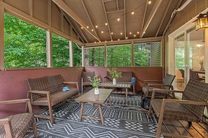 House (4 Bedrooms) | Interior - Birchwood by Avantstay Game Room + Lake Access (Blakeslee)