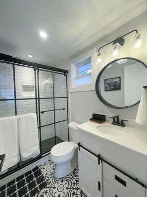 Towels, soap, toilet paper - Tiny Home in Minturn (Minturn)