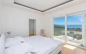 5 室のベッドルーム、旅行用ベビーベッド、WiFi (無料)、ベッドシーツ