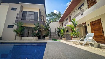 40-inch Smart TV with cable channels