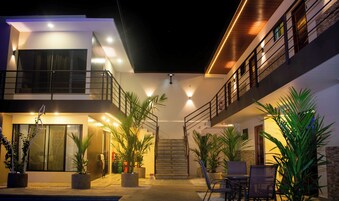 Smart TV 40 polegadas com canais a cabo