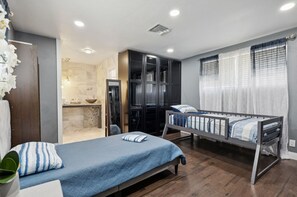 5 dormitorios, tabla de planchar con plancha, wifi y ropa de cama