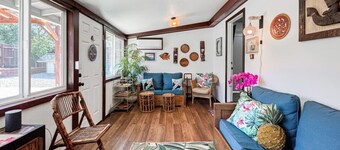 Walk to Downtown • Sleeps 9 • Fire Pit • EV charge