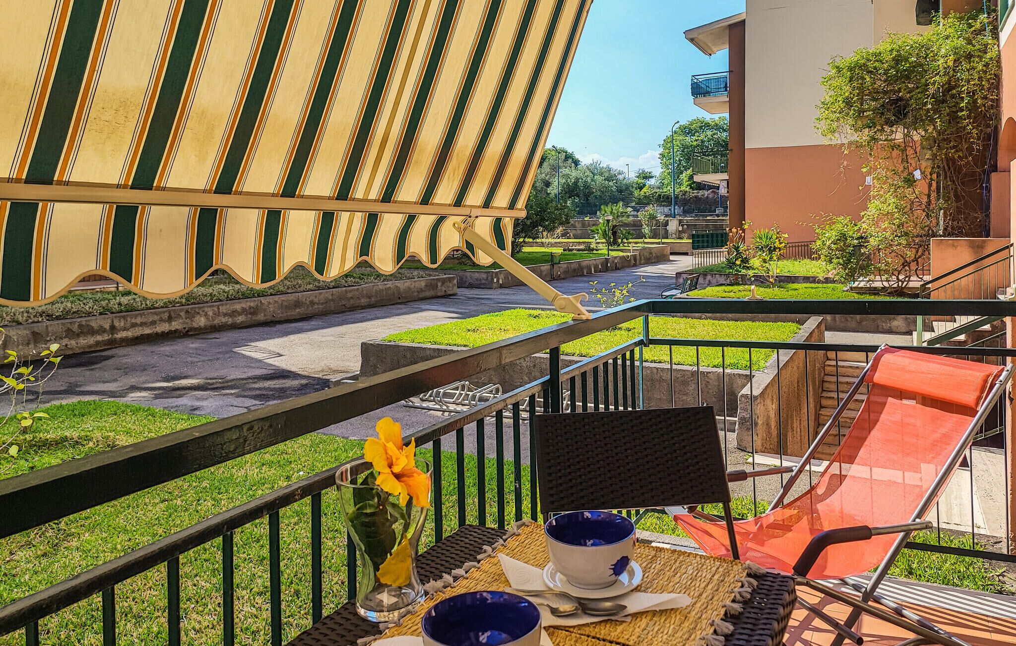 屋外ダイニングエリア