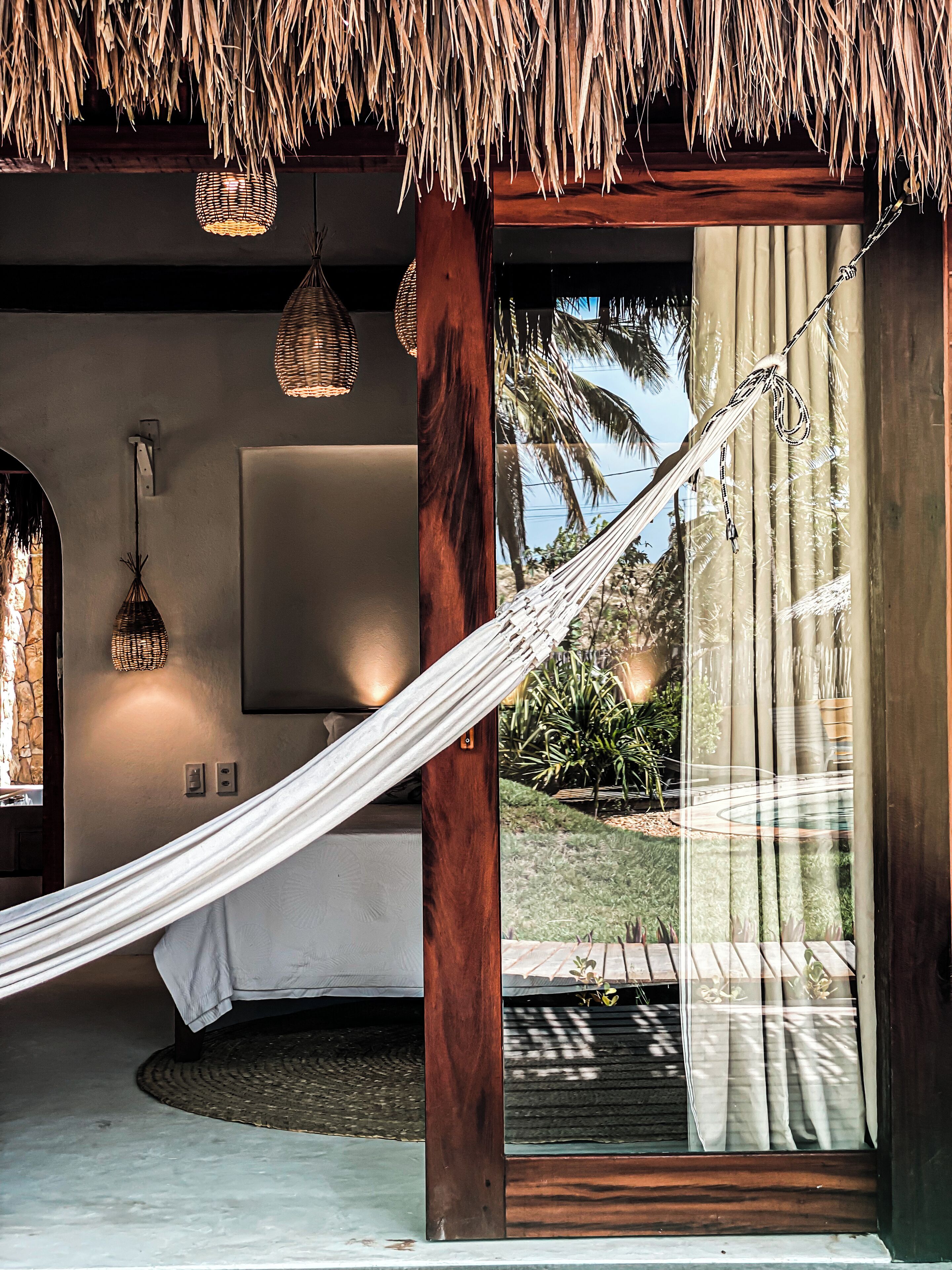 Caja de seguridad en la habitación, escritorio y cortinas blackout 