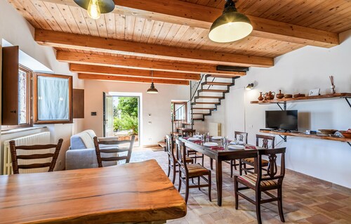 Magnifique maison à Loc. Avenale,.