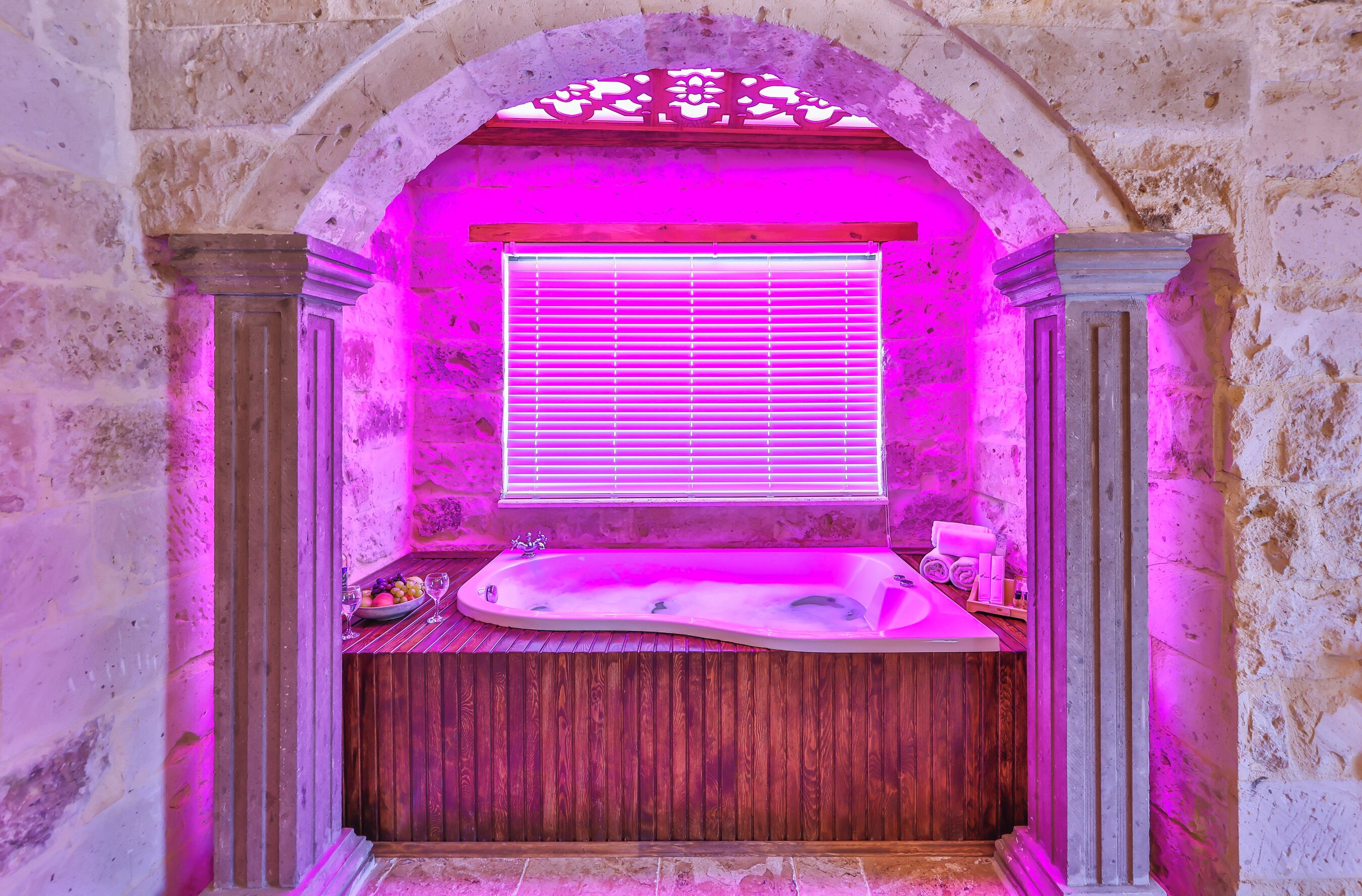 Romantische kamer, 1 queensize bed, bubbelbad, op Executive-verdieping | Lakens van Egyptisch katoen, luxe beddengoed