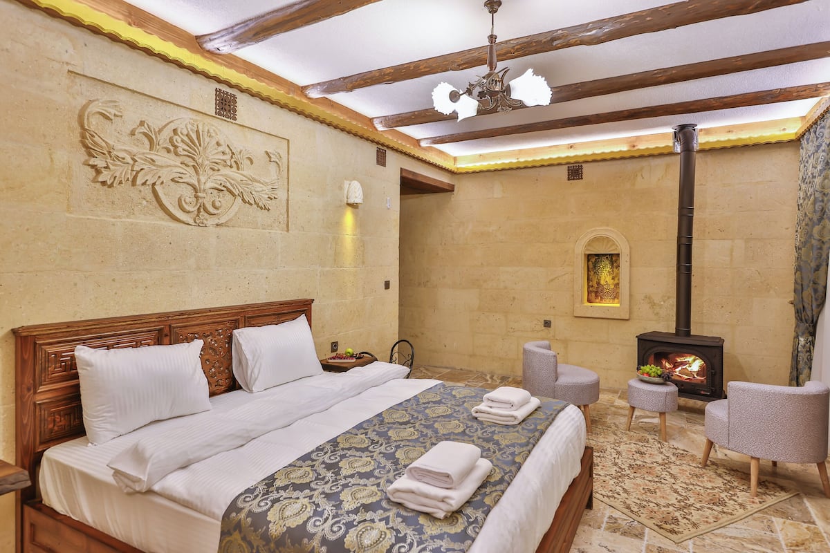 Design Room, 1 Queen Bed, Fireplace, Ground Floor | View from room