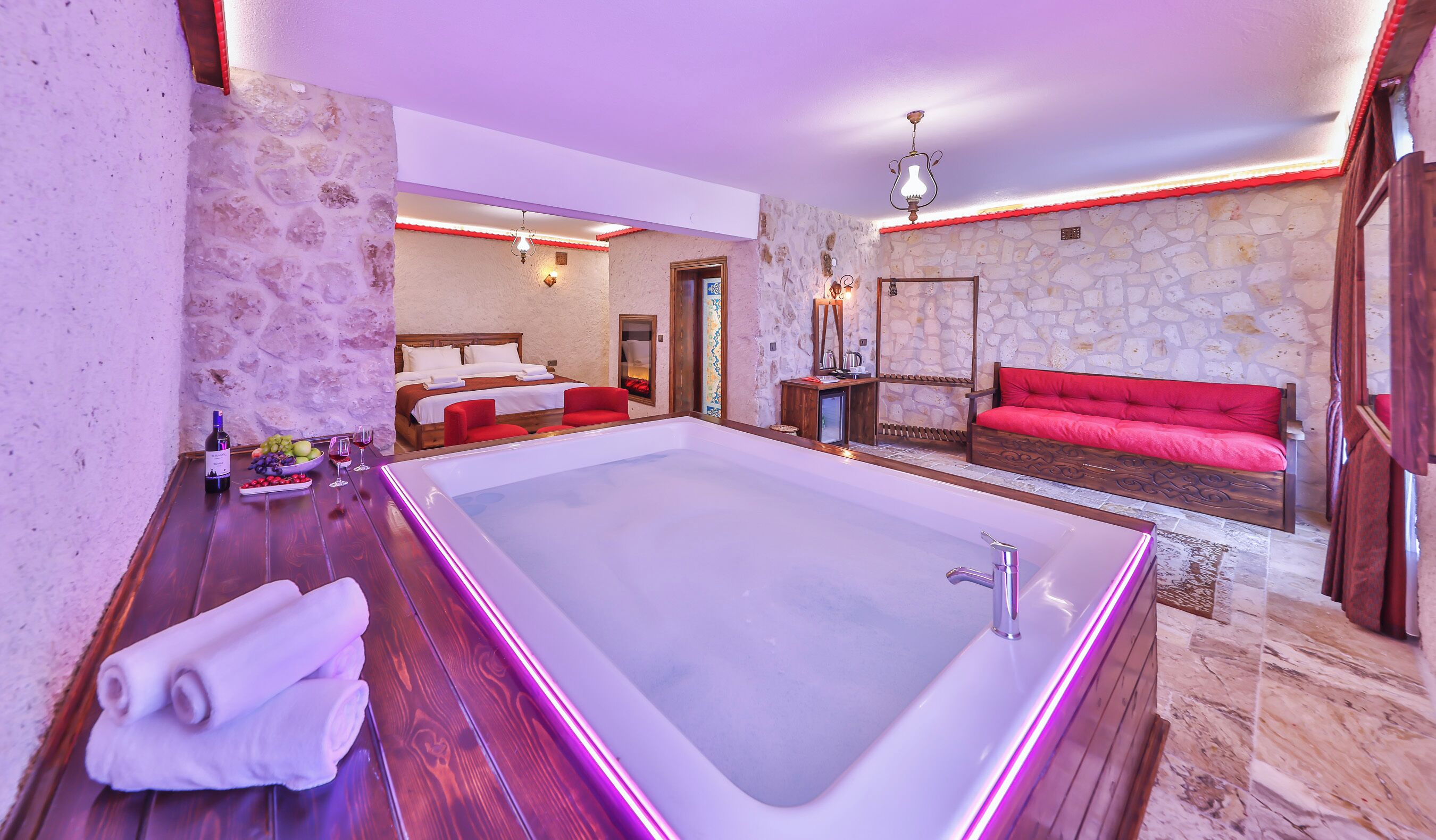 Honeymoon kamer, 1 queensize bed, hot tub, tuin | Lakens van Egyptisch katoen, luxe beddengoed