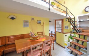 Dining - Pet friendly apartment (Monterosso al Mare)