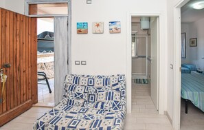 2 bedrooms, free WiFi, bed sheets - Pet friendly home in Riva dei Tarquini (Riva dei Tarquini)