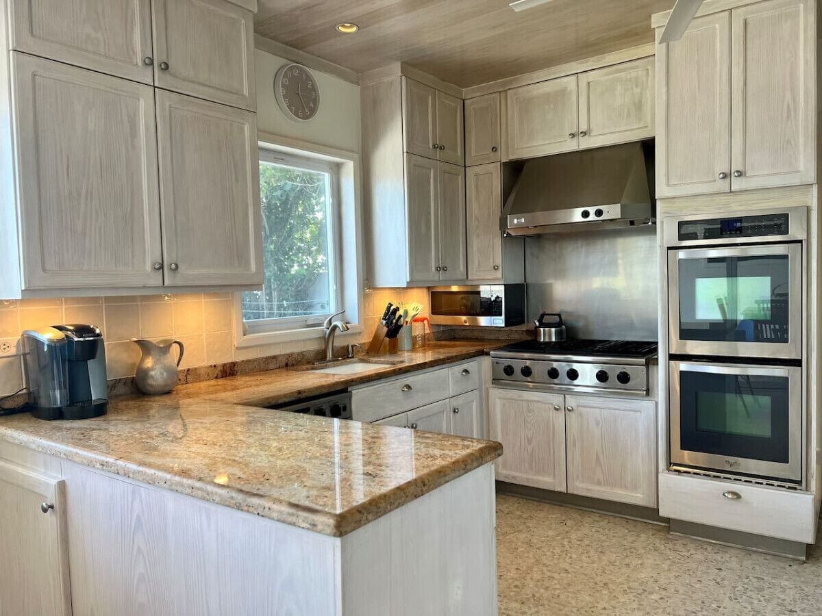 Réfrigérateur, four, plaque de cuisson, lave-vaisselle