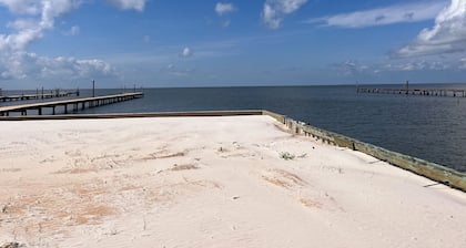 Escape to Pelican's Perch on Mobile Bay w/ Beach & Pier! Great Golfing Nearby!