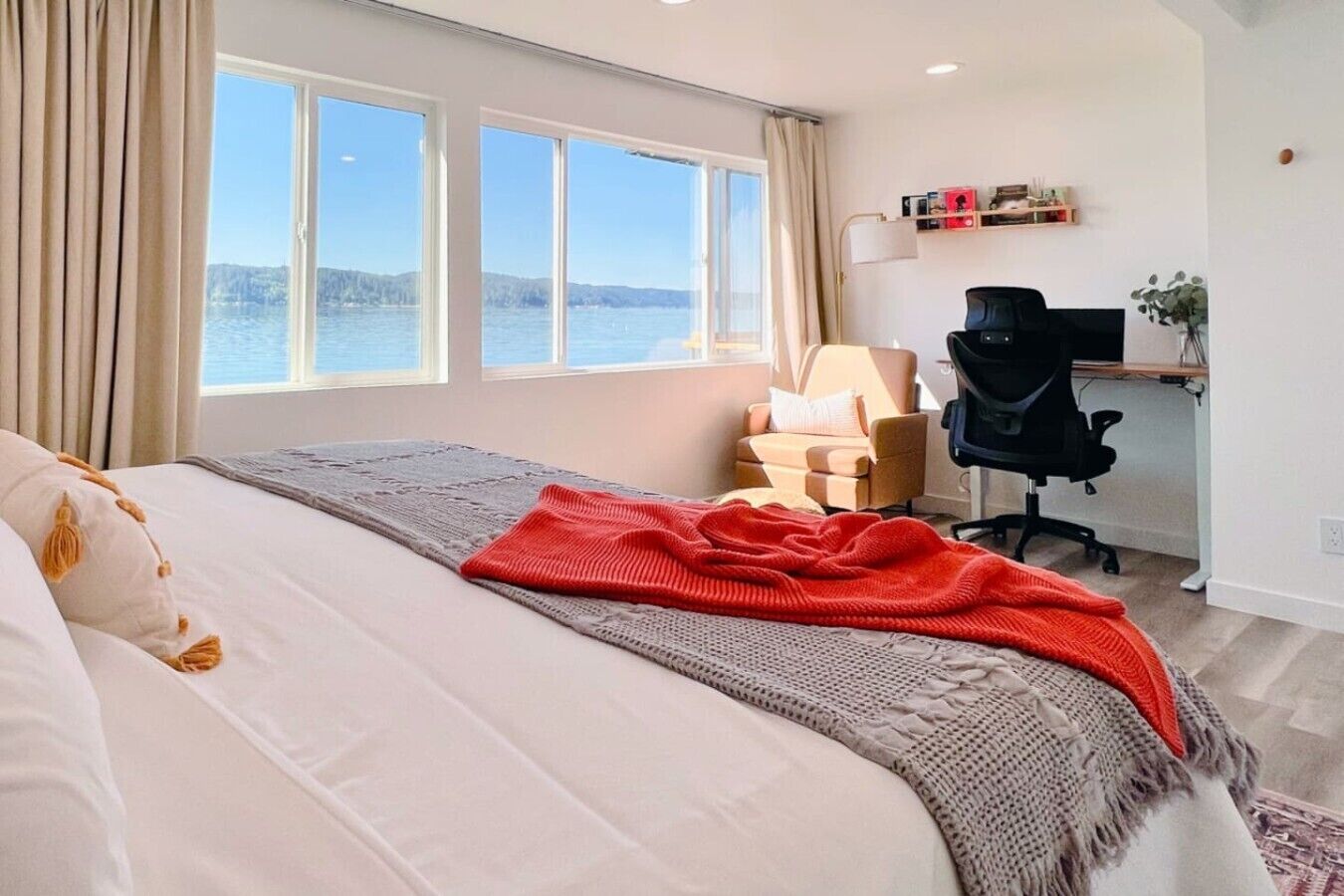 3 bedrooms, desk, free WiFi, bed sheets
