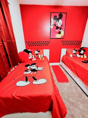 4 bedrooms, desk, iron/ironing board, WiFi