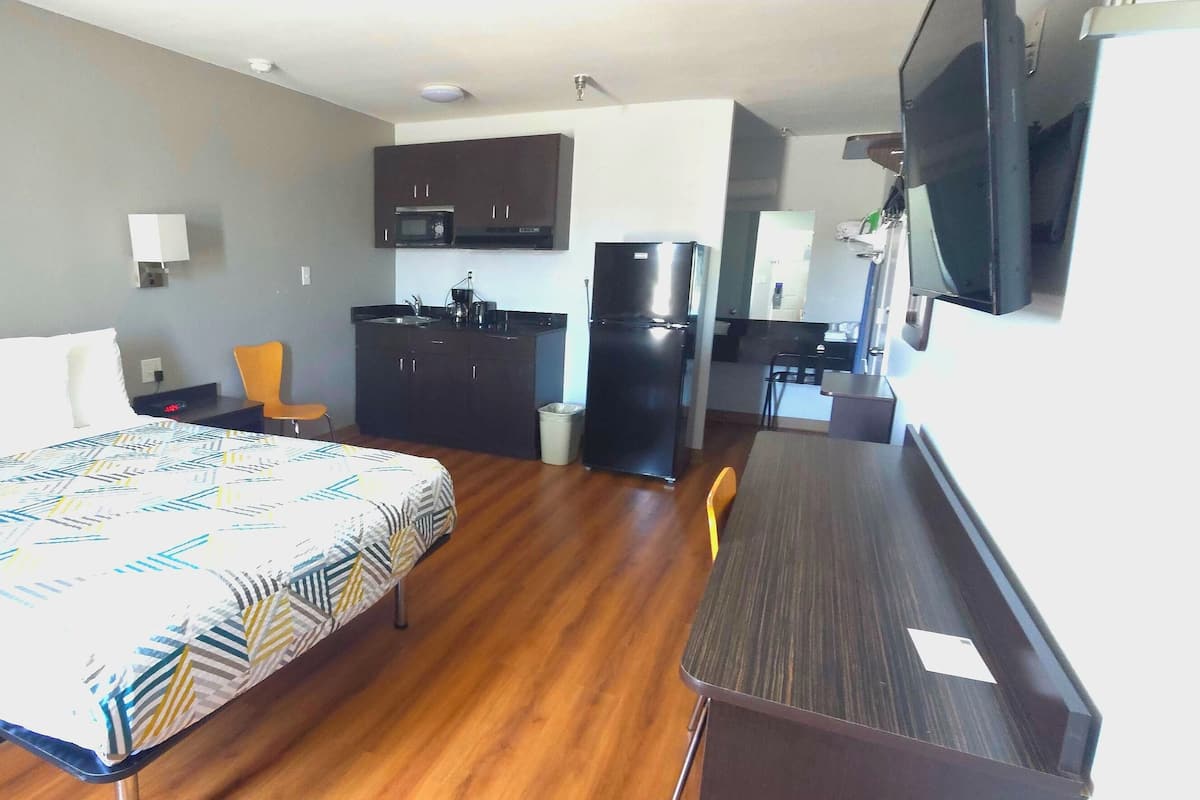 Desk, free WiFi, bed sheets