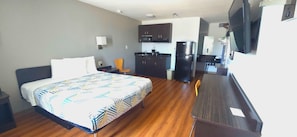 Desk, free WiFi, bed sheets - Studio 6 Abilene, TX – East (Abilene)