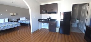 Desk, free WiFi, bed sheets - Studio 6 Abilene, TX – East (Abilene)