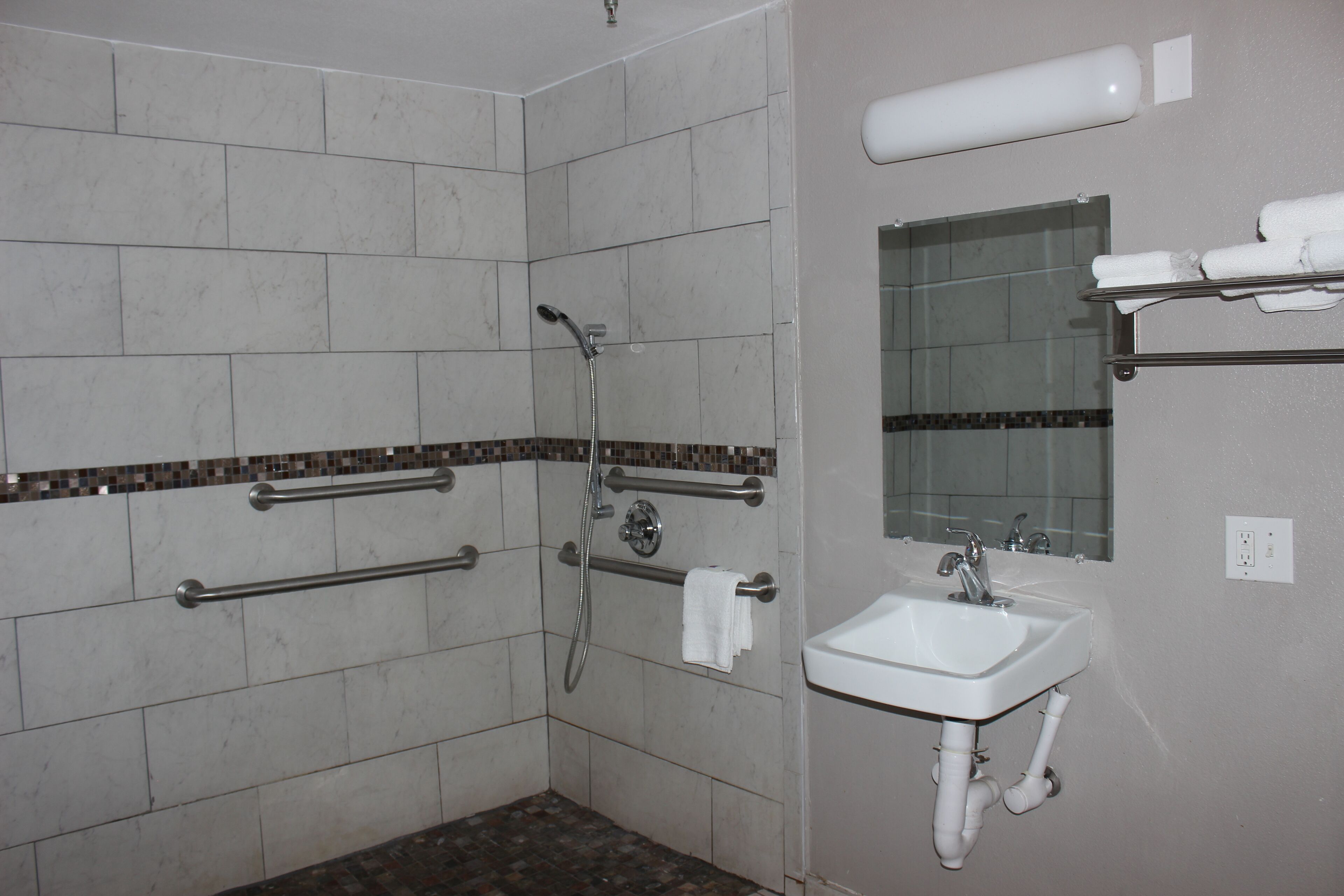 花灑/浴缸組合、免費梳洗用品、提供毛巾