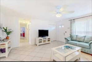 Living area - Azul Oasis of Bradenton (Bradenton)