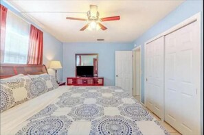 3 bedrooms, iron/ironing board, WiFi, bed sheets - Azul Oasis of Bradenton (Bradenton)