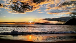 Beach nearby, beach towels - Woods End Landing (Bamfield)