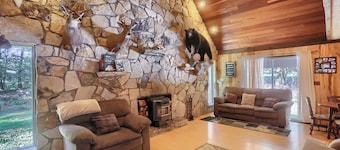 Pet Friendly | Wi-Fi | Firepit | TV