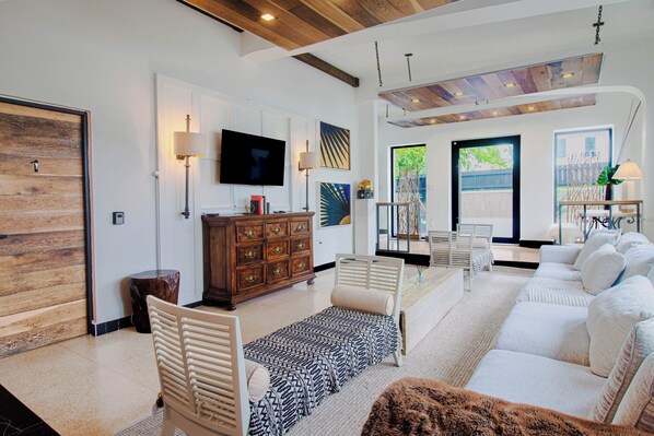 Smart TV - Luxury Villa By the Beach with Private Pool, San Juan, Puerto Rico (San Juan)