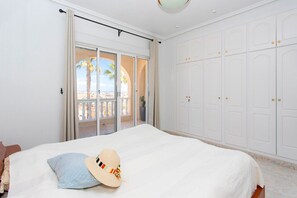 3 soverom, strykejern/-brett, wi-fi (inkludert) og sengetøy