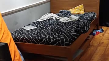 1 quarto, escrivaninha, Wi-Fi de cortesia, roupa de cama