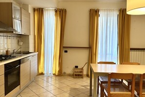 Fridge, oven, dishwasher - R003 - Recanati, delightful three-room apartment in the center (Recanati)