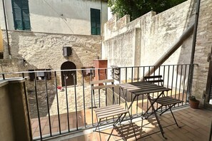 Outdoor dining - R003 - Recanati, delightful three-room apartment in the center (Recanati)