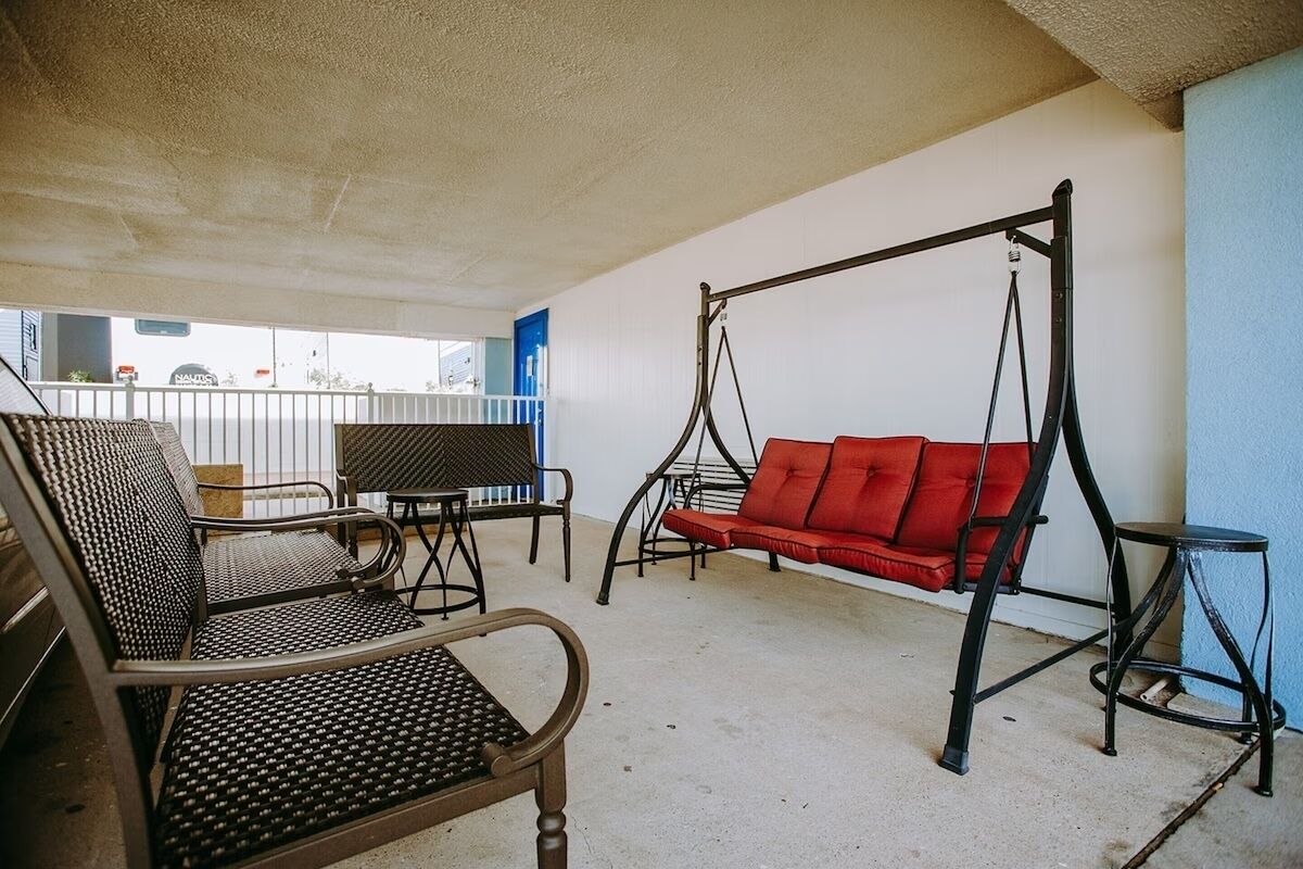 King Bed Room, Scottish Inn & Suites, Free Parking, Kemah Boardwalk Access - Seabrook, TX
