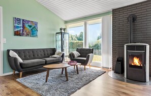TV, fireplace - 2 bedroom nice home in ølsted (Ølsted)