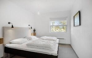 4 makuuhuonetta, vauvan matkasänky, ilmainen Wi-Fi