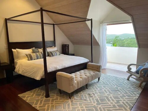 5 minutes to the beach 2 minutes to our infinity pools spacious 2 bedroom villa,