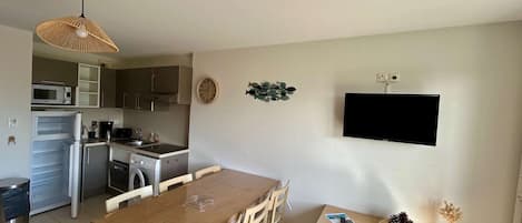 Fridge, microwave, dishwasher, toaster