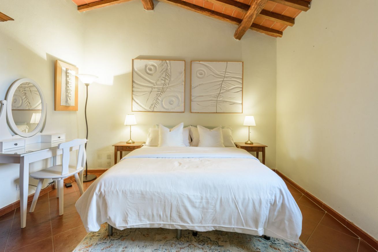 6 chambres, fer et planche à repasser, Wi-Fi, draps fournis